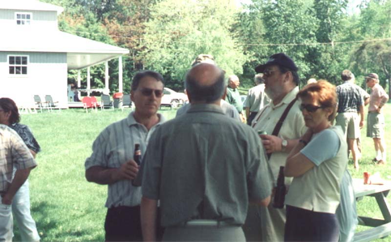 R�nald Beauregard, Roger Tremblay et son �pouse et ... l'arri�re-cr�ne de Michel Poisson